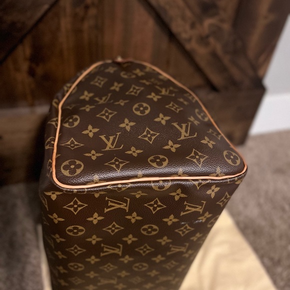🔥SOLD: AUTHENTIC LV SPEEDY 40🔥 - Picture 4 of 15